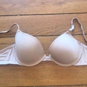 worn 2 times vs pink t-shirt bra